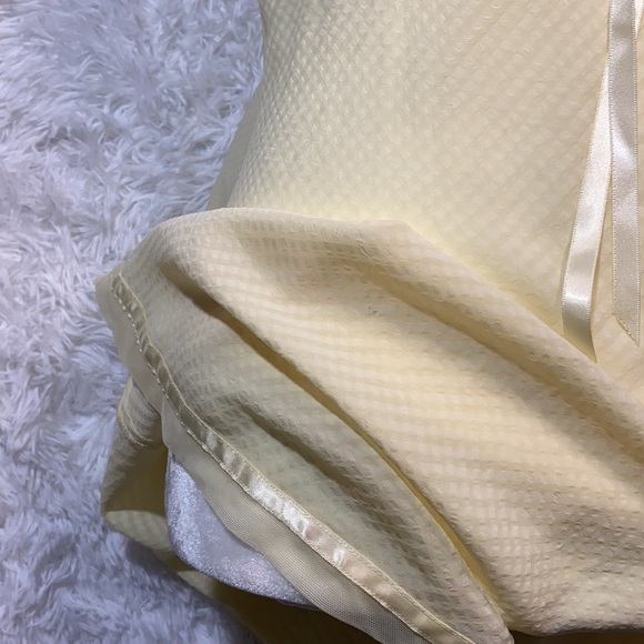 Vintage Oscar De La Renta butter cream chiffon lattice rosette slip dress - Picture 4 of 9